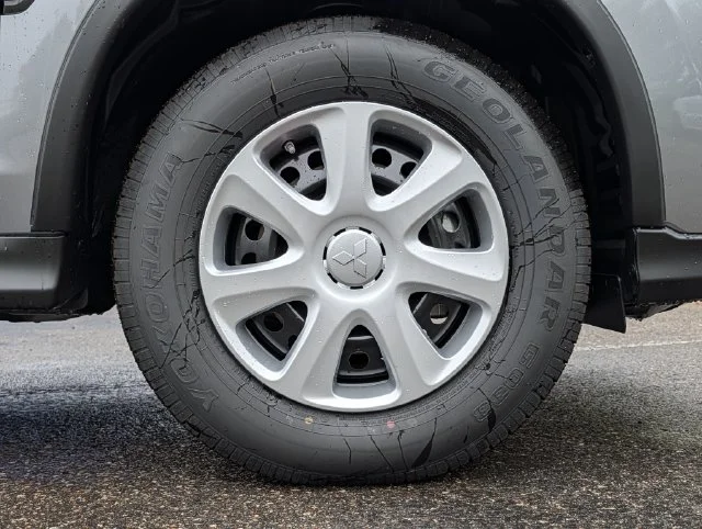 New 2027 Mercury Gray Metallic Mitsubishi 2.0 S 2WD image 3
