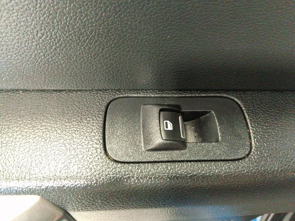 Used 2019 Blue Ford XLT image 12