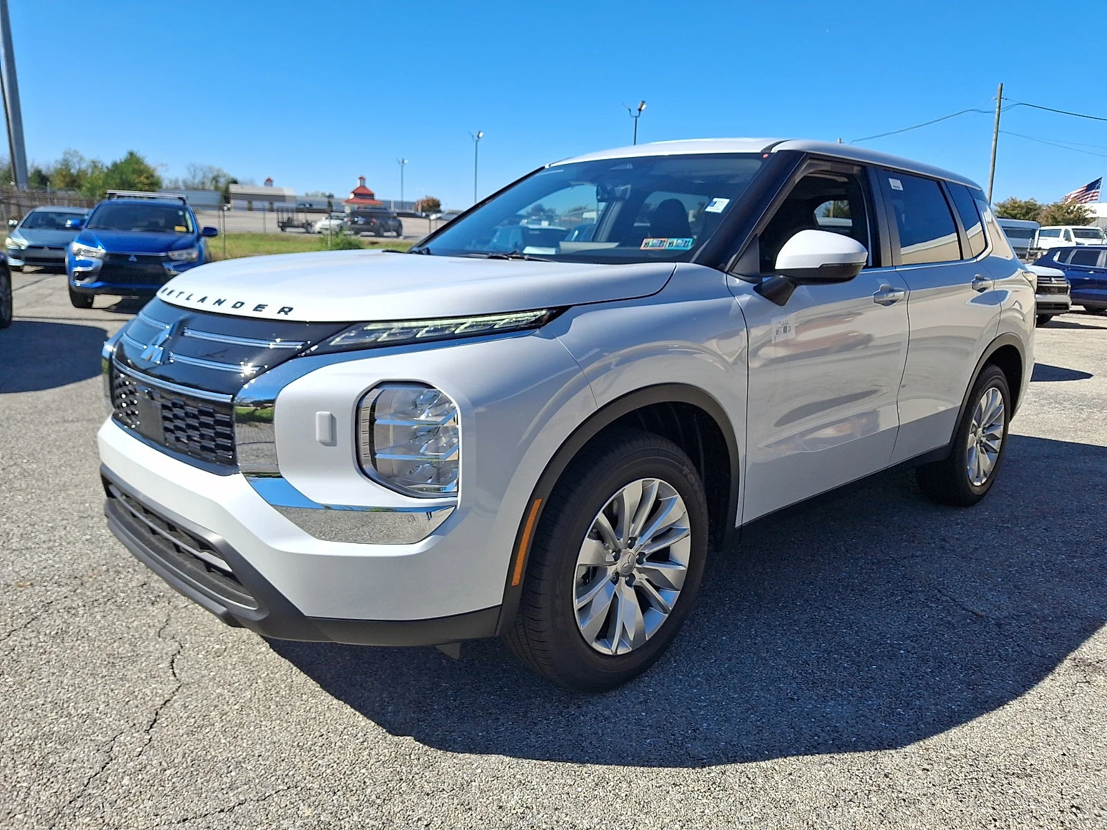 New 2026 White Mitsubishi ES image 4