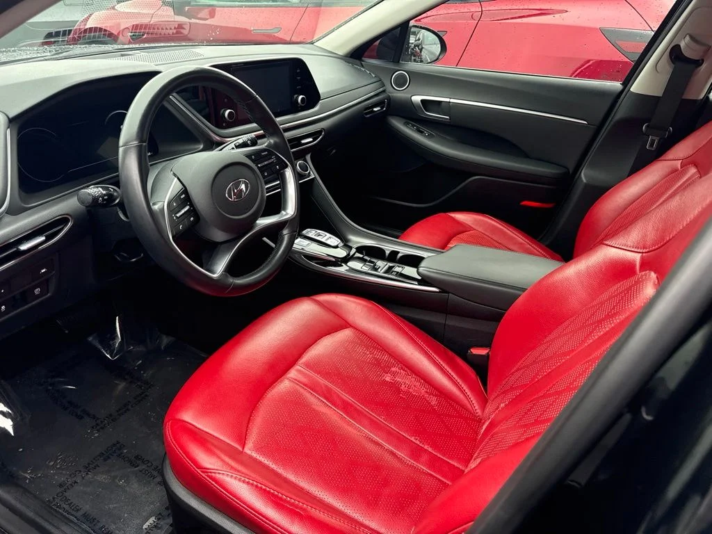 Used 2021 Black Hyundai SEL image 3
