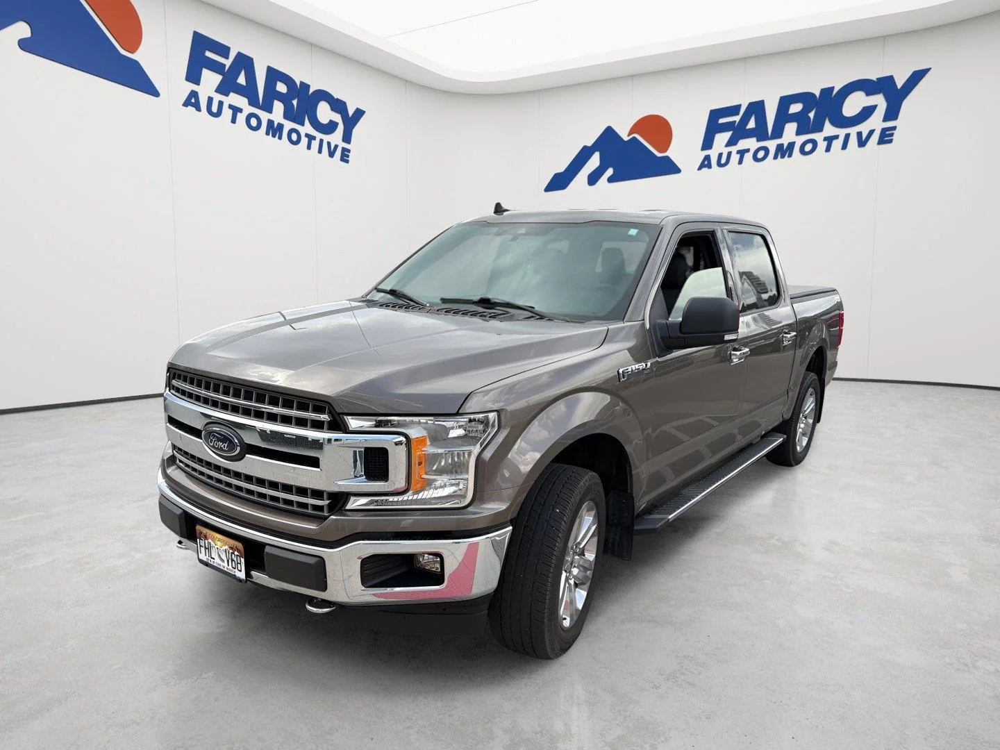 Used 2020 Stone Gray Ford XLT image 1
