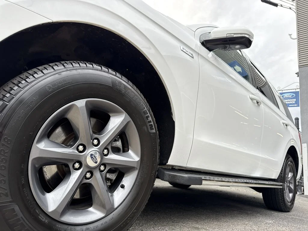 Used 2021 Oxford White Ford XLT image 9