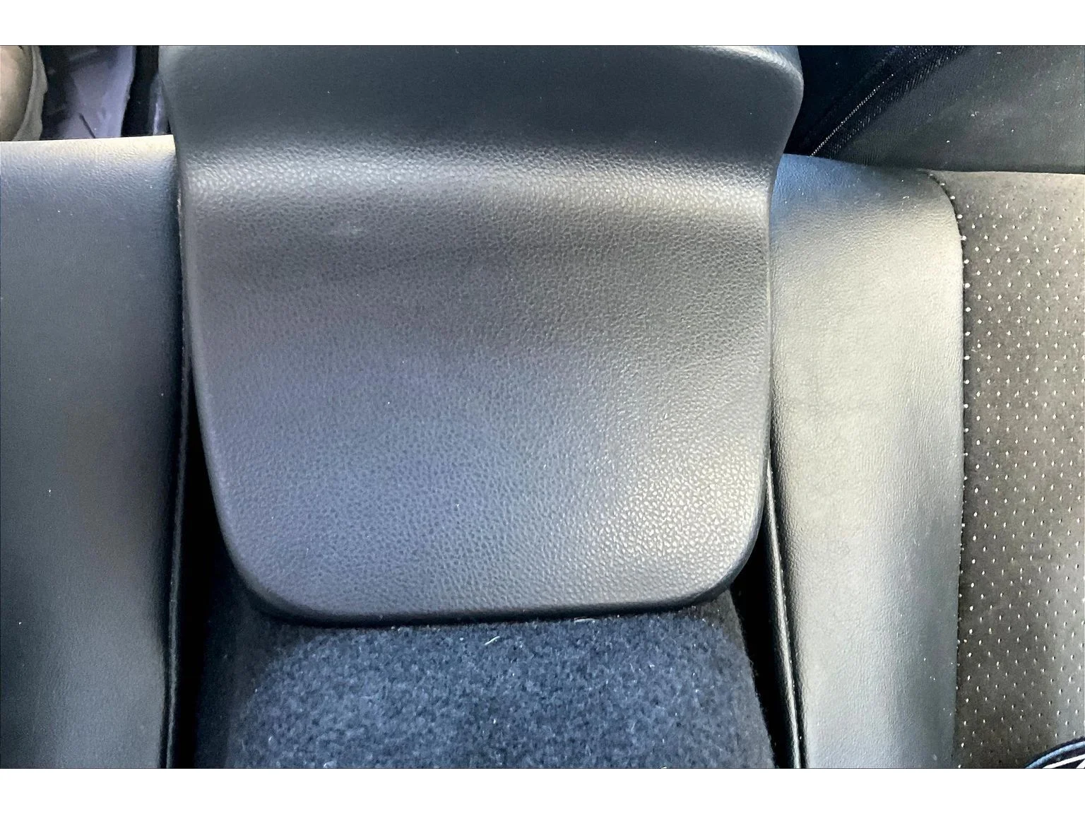Used 2022 White Subaru Limited image 21