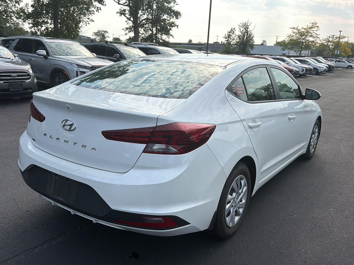 Used 2020 Quartz White Pearl Hyundai SE image 6