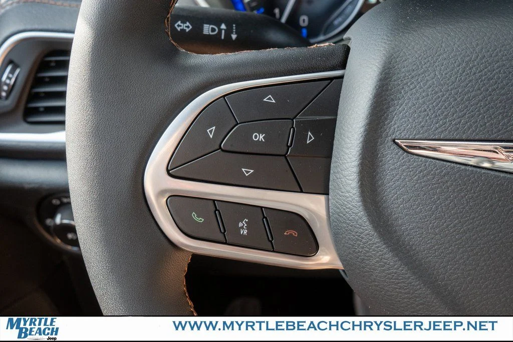 New 2026 Bright White Clear-Coat Exterior Paint Chrysler Pinnacle image 29