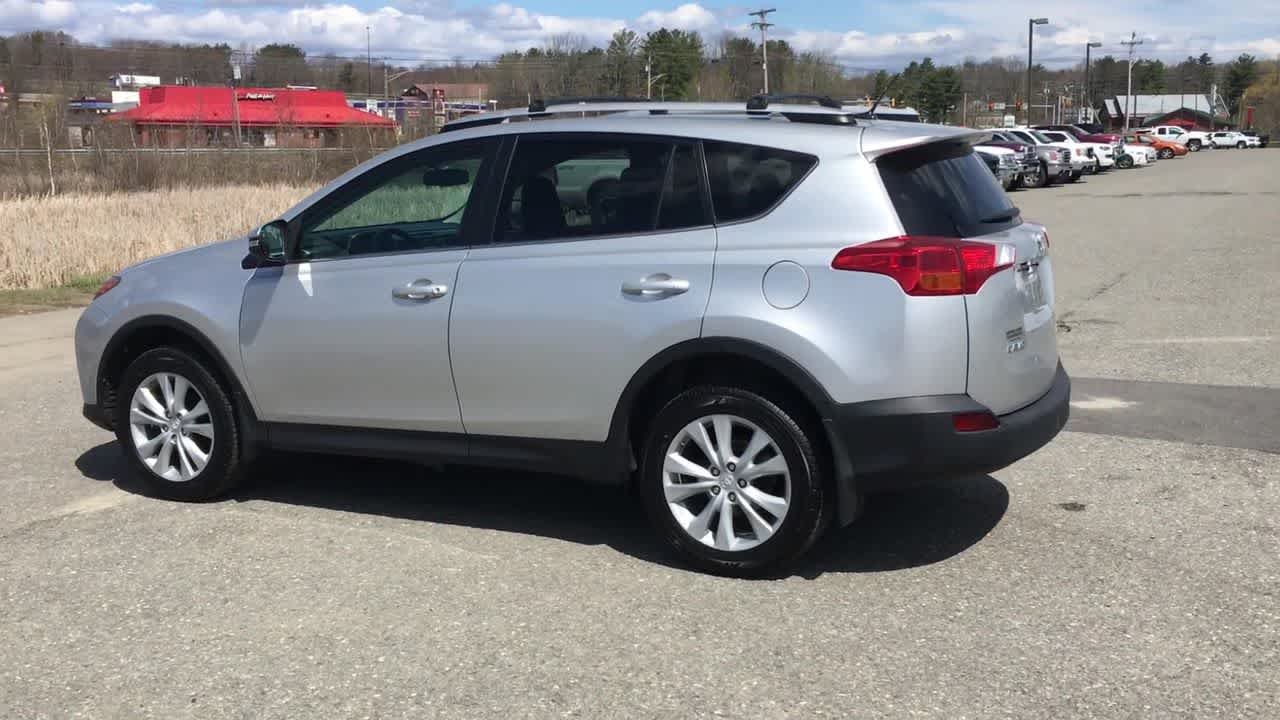 Used 2013  Toyota Limited image 6
