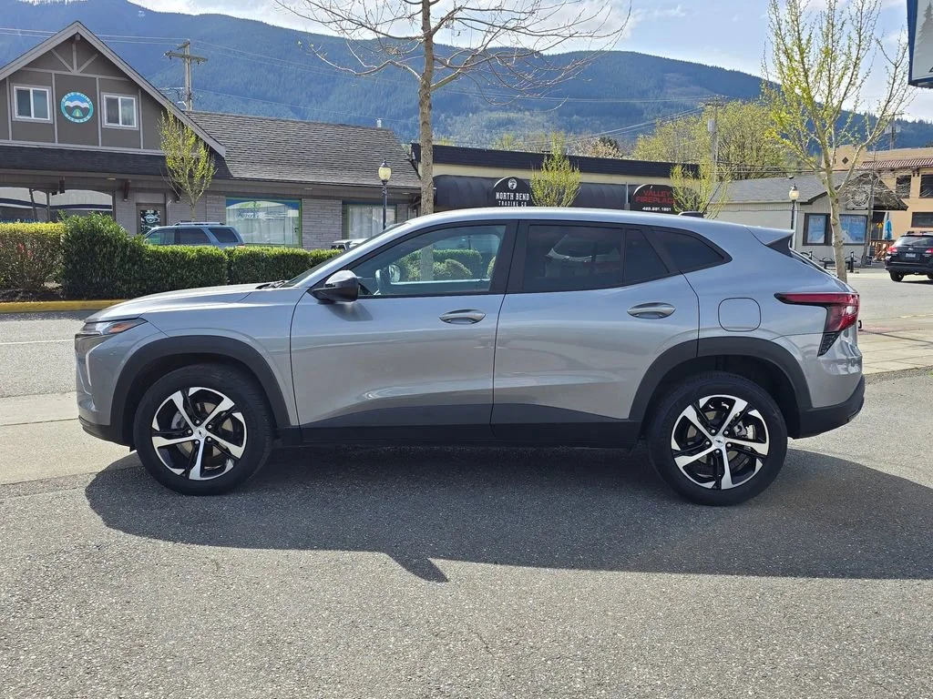 2025 Chevrolet Trax RS - Photo 8