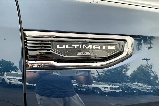 Used 2023 Pacific Blue Metallic GMC Denali Ultimate image 25