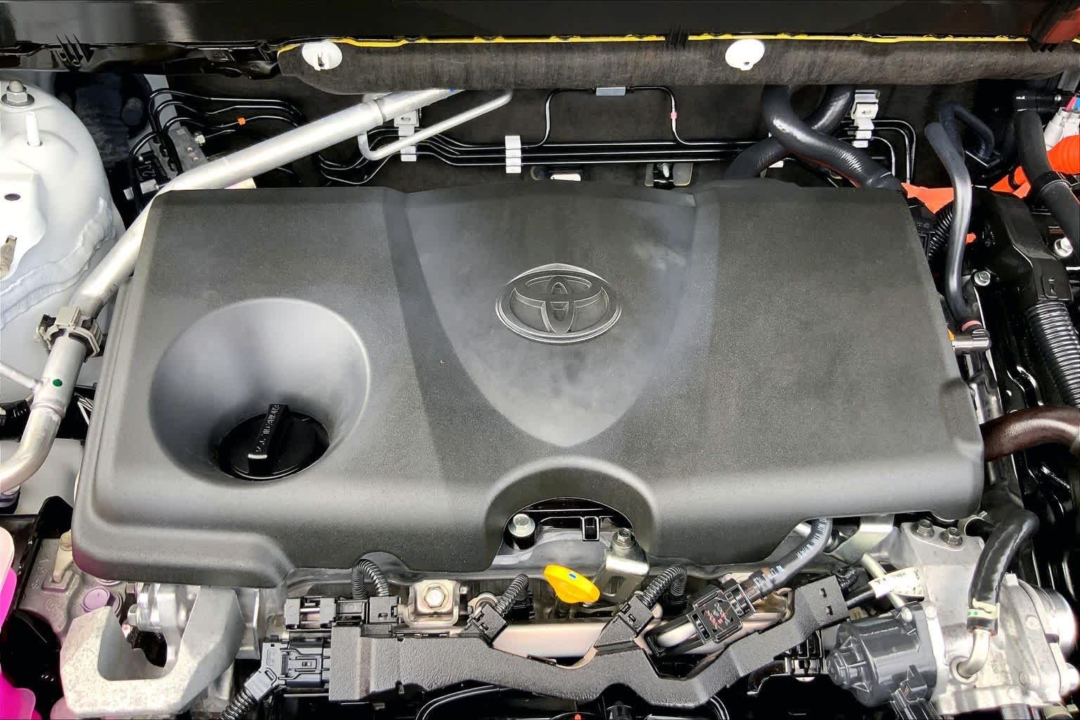 Used 2024 Wind Chill Pearl Toyota XLE image 32