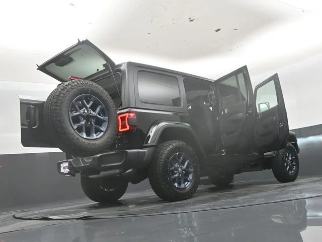 New 2026 Black Clear-Coat Exterior Paint Jeep 85th Anniversary Edition image 54