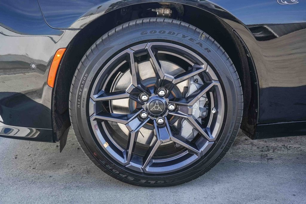 New 2026 Diamond Black Crystal Pearlcoat Dodge Scat Pack Plus image 11