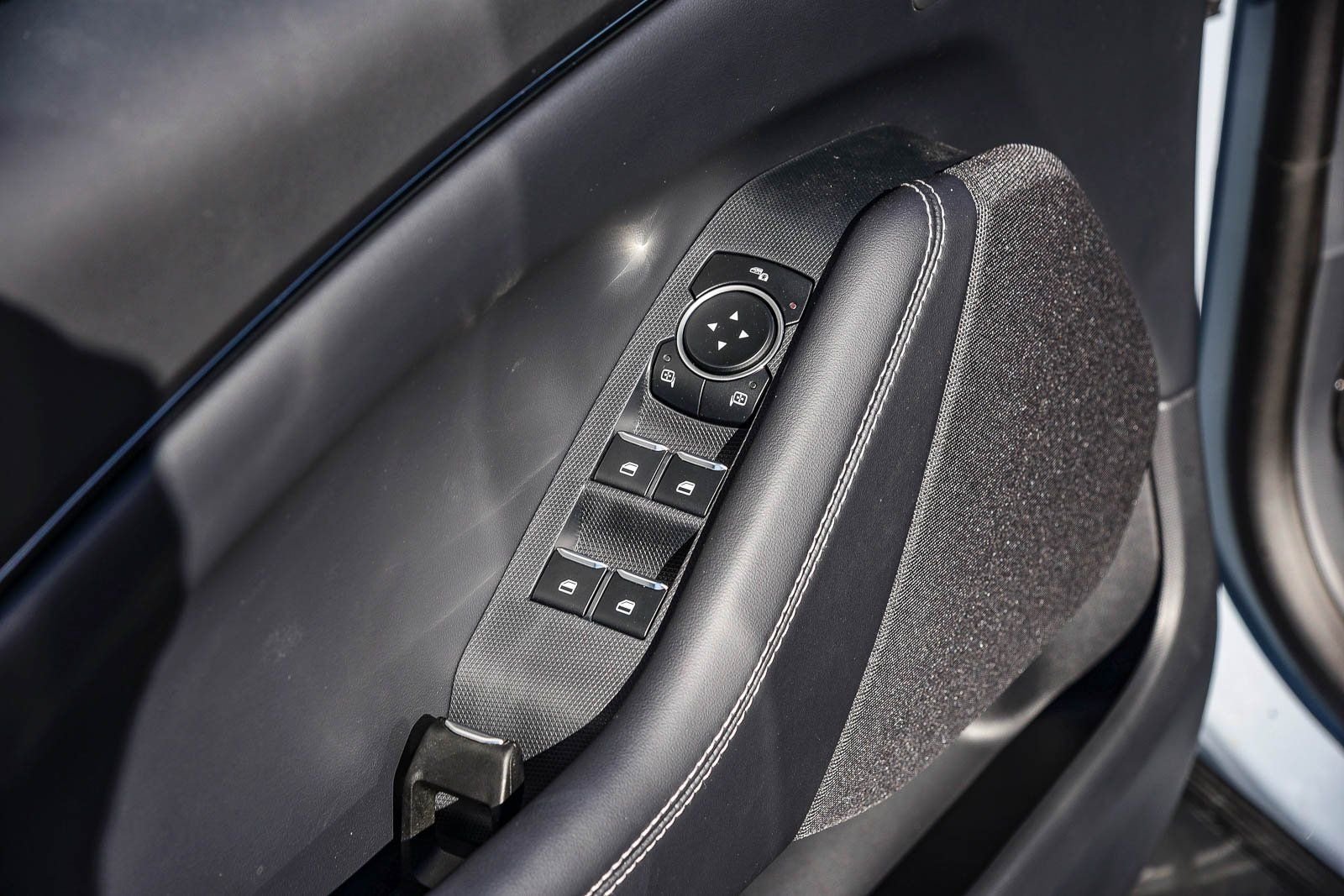 New 2026 Glacier Gray Metallic Tri-coat Ford Select image 21
