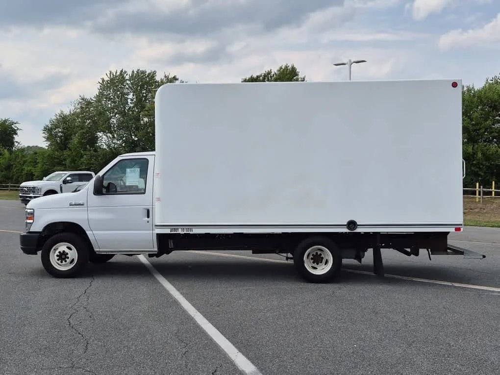 Used 2019 Oxford White Ford  image 5
