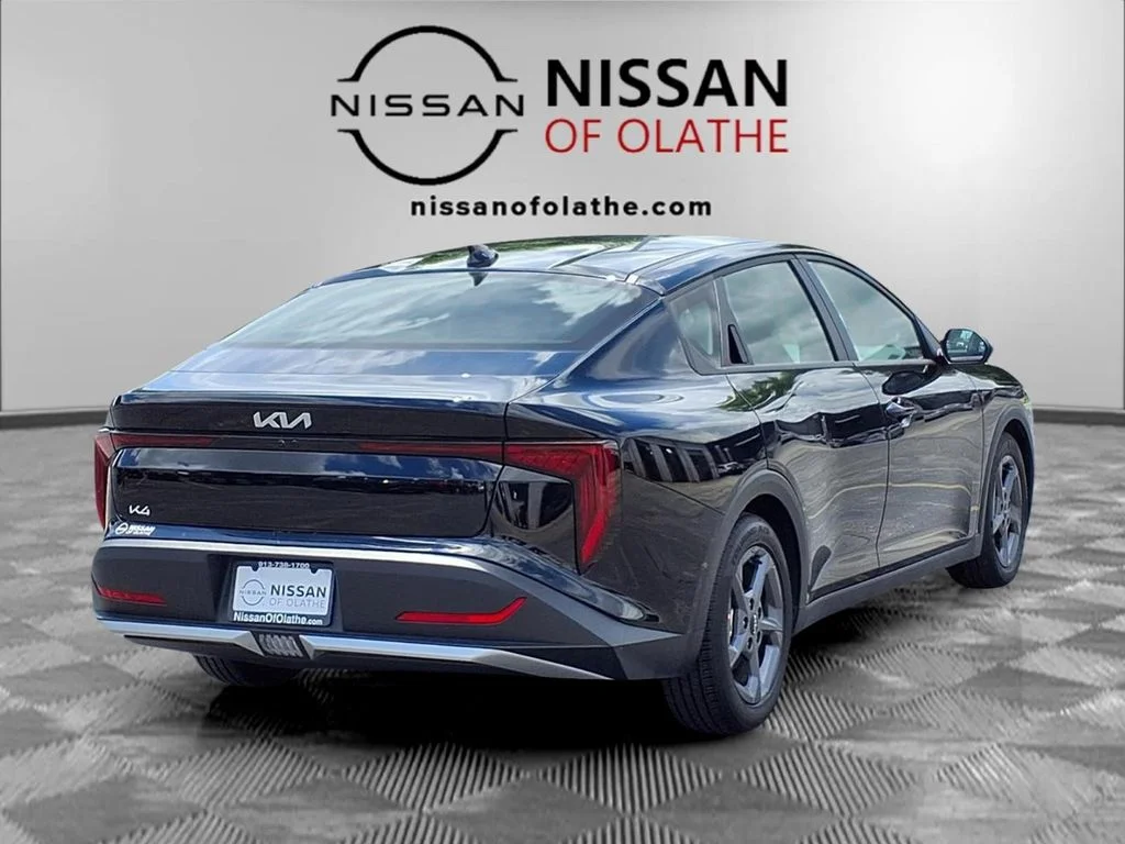 2025 Kia K4 LXS - Photo 29
