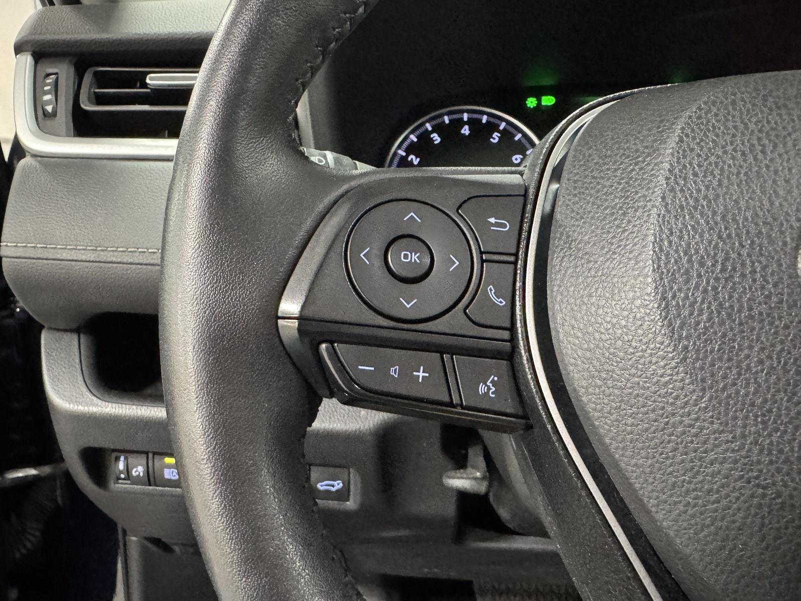 2022 Toyota RAV4 XLE Premium - Photo 26