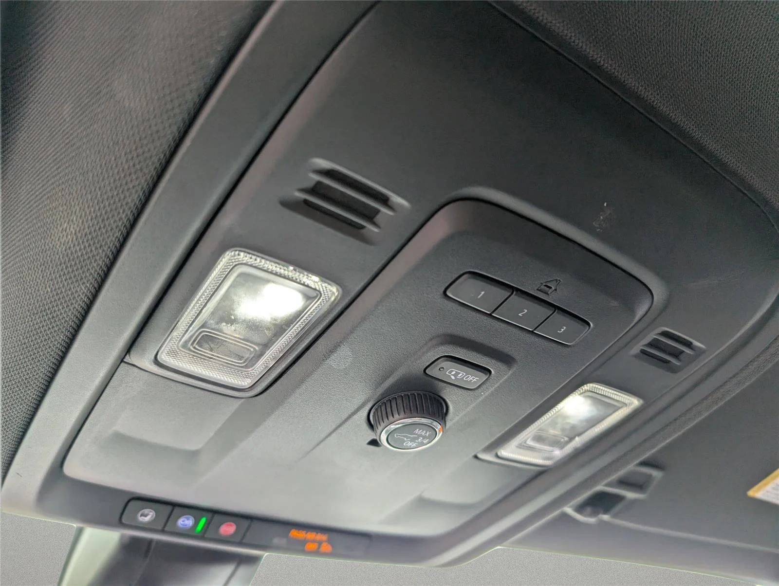 Used 2021 BLACK Chevrolet Z71 image 21
