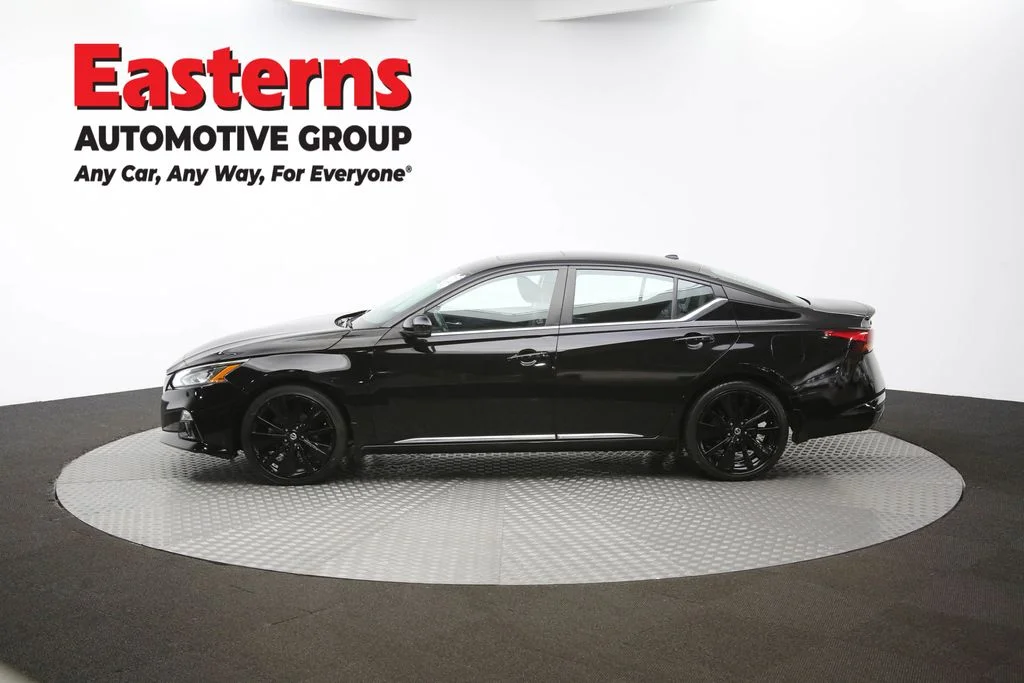 Used 2022 Black Nissan 2.5 SR image 57