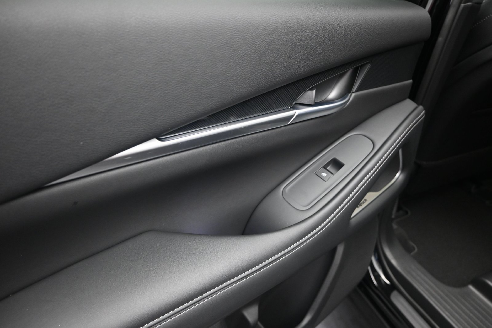 New 2027 MINERAL BLACK INFINITI Sport AWD image 15