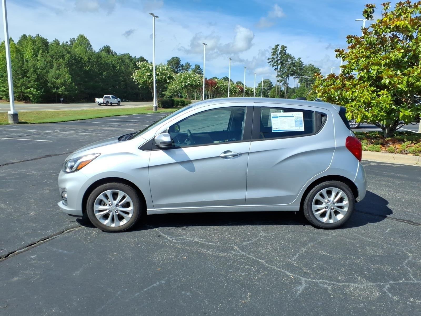 Used 2022 Silver Ice Chevrolet 1LT image 3