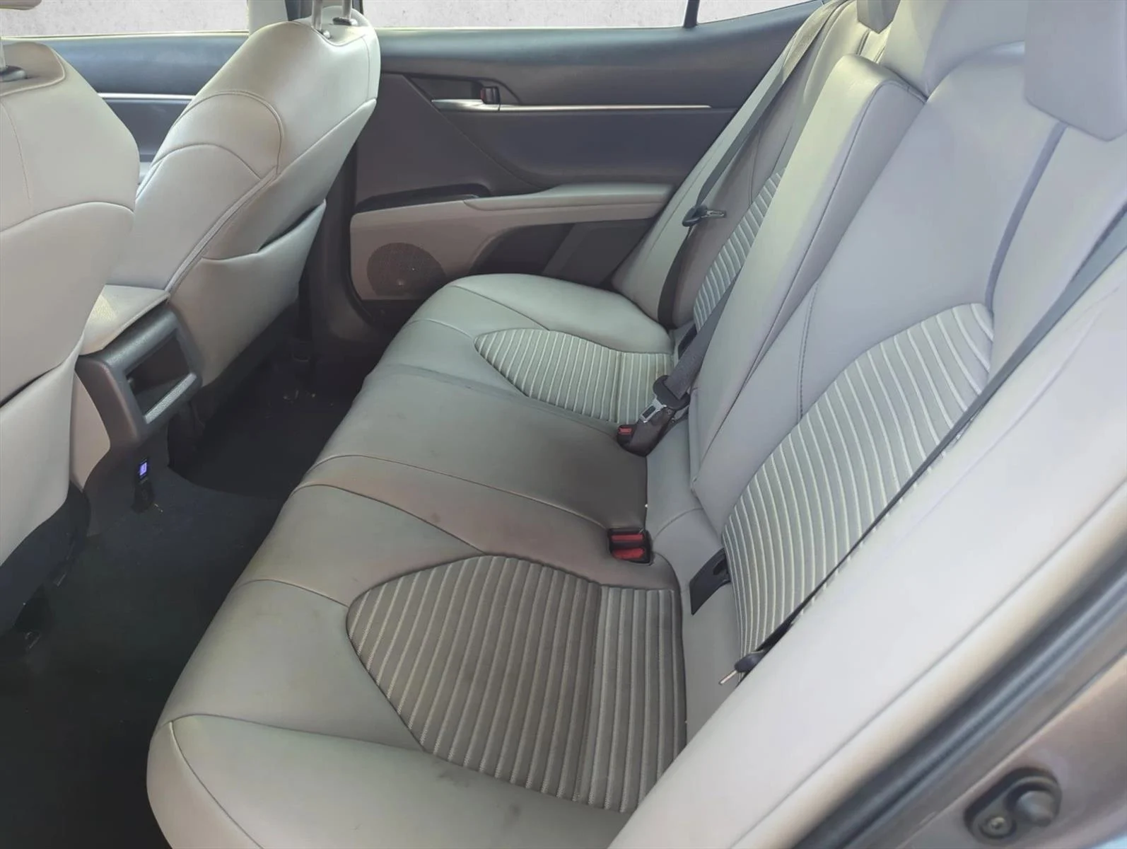 Used 2022 Predawn Gray Mica Toyota Hybrid SE image 22