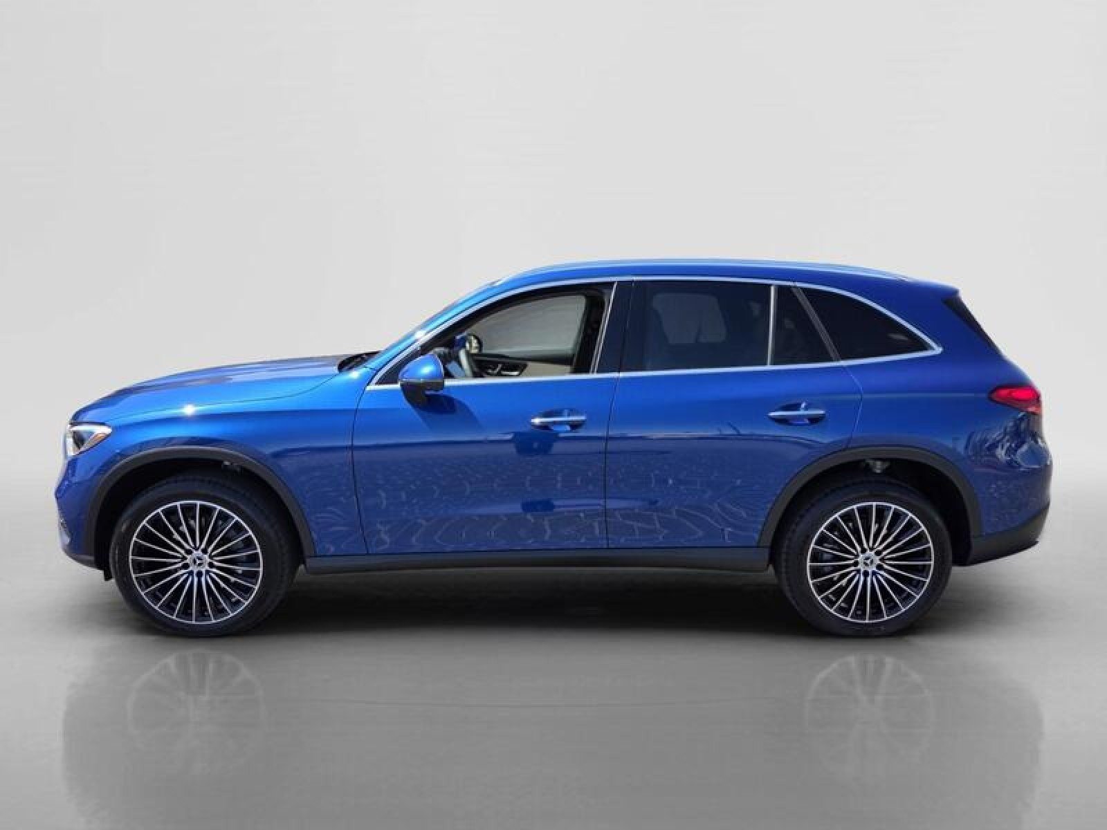 New 2026 Starling Blue Metallic Mercedes-Benz GLC 300 SUV image 2