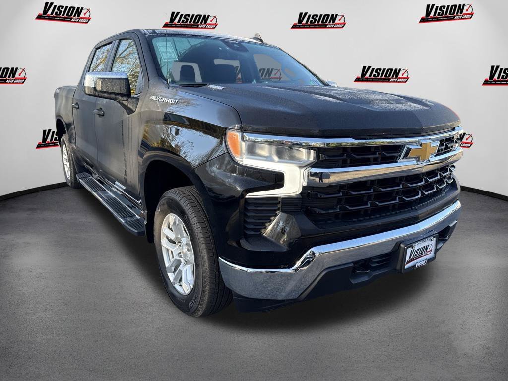 Used 2025 Black Chevrolet LT image 3