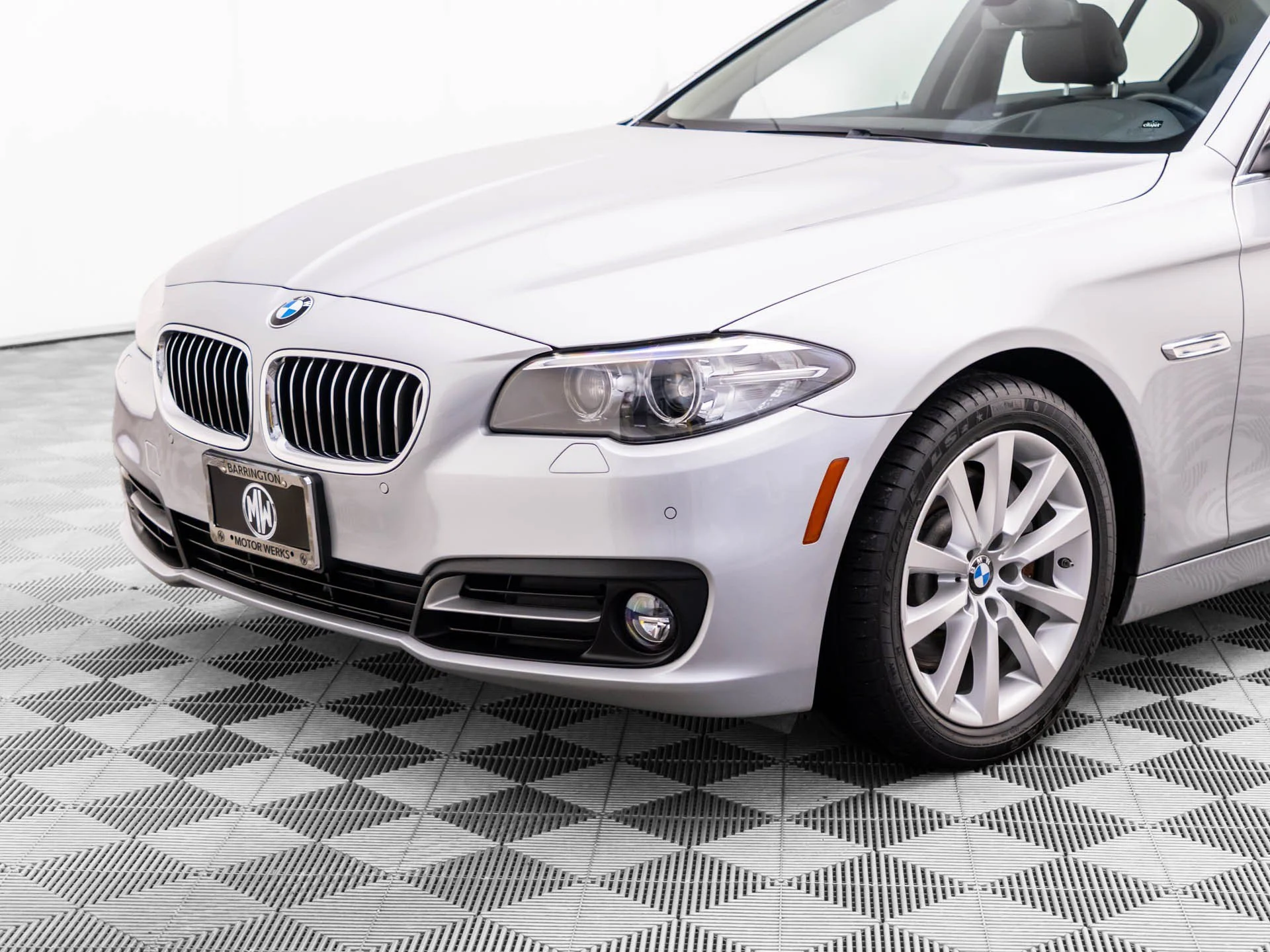 Used 2016 Silver BMW 535i xDrive image 41