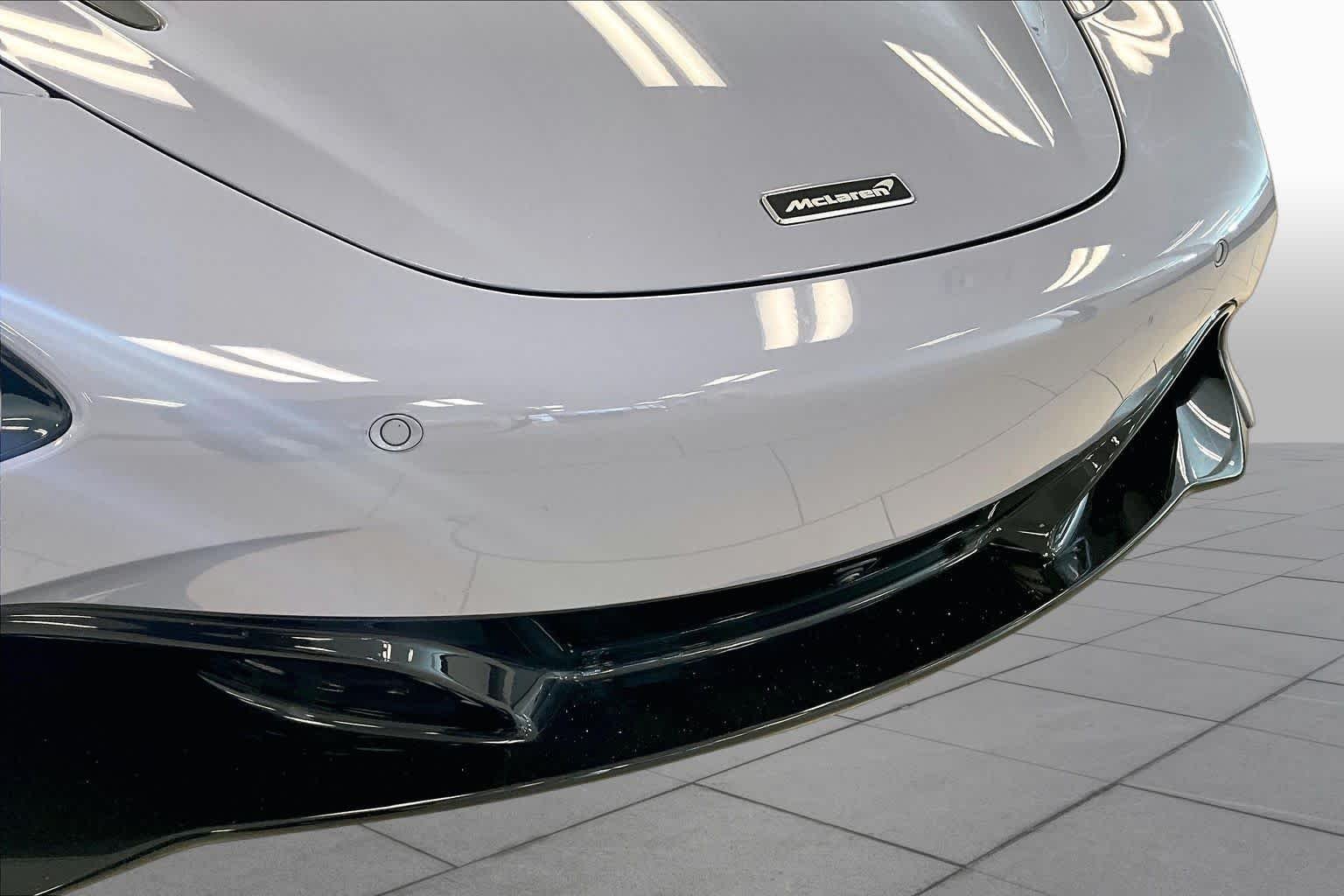 Used 2021 Ceramic Grey McLaren Performance image 25