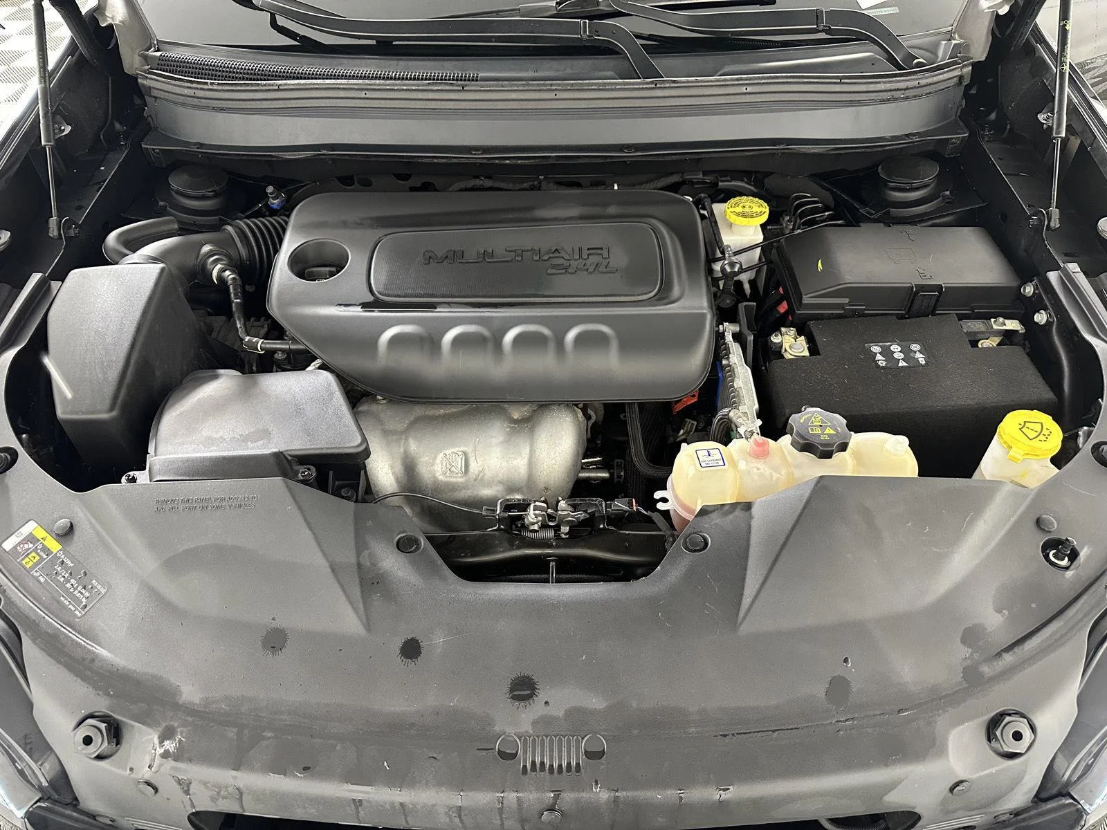Used 2019 Diamond Black Crystal Pearlcoat Jeep Latitude Plus image 18