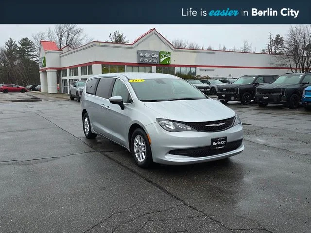 2023 Chrysler Voyager LX