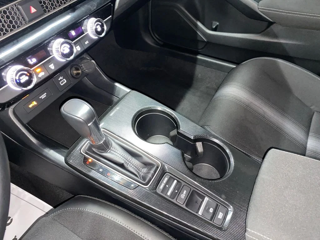 Used 2024  Honda Sport image 17