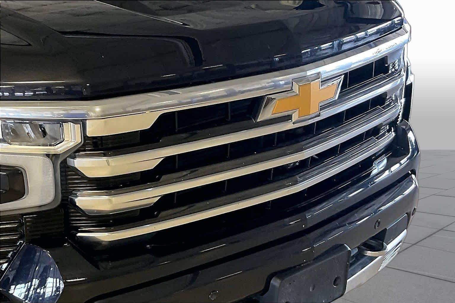 Used 2024 Dark Ash Metallic Chevrolet High Country image 30
