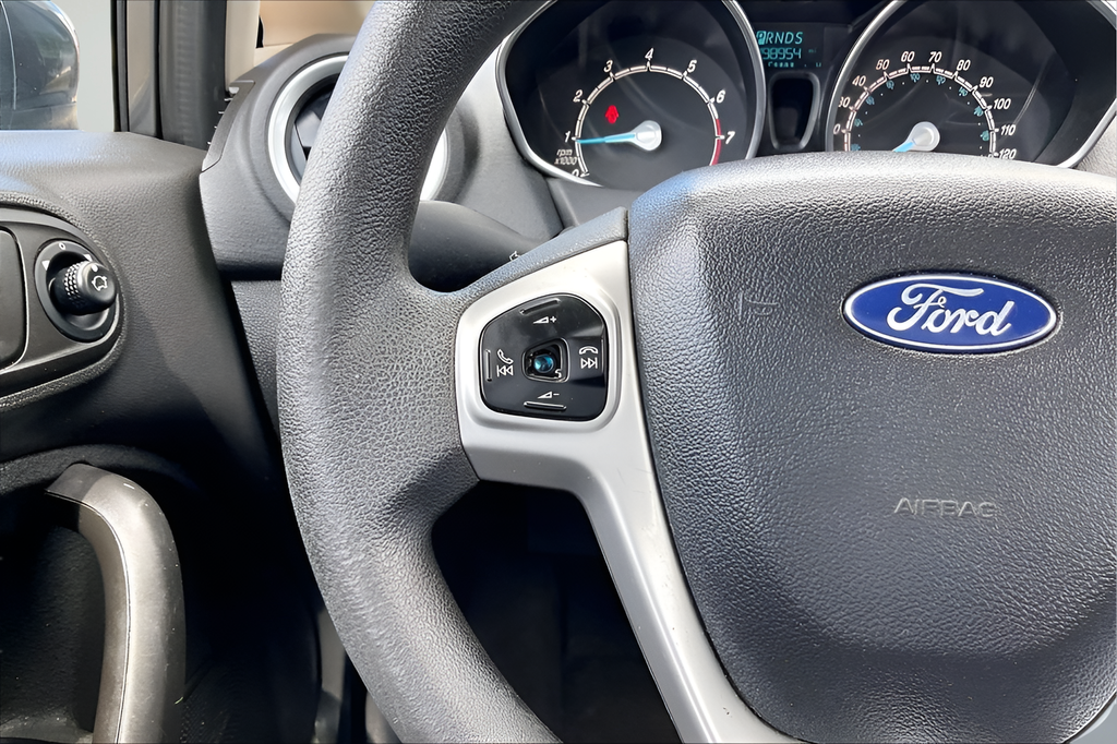 Used 2019 Gray Ford SE image 10