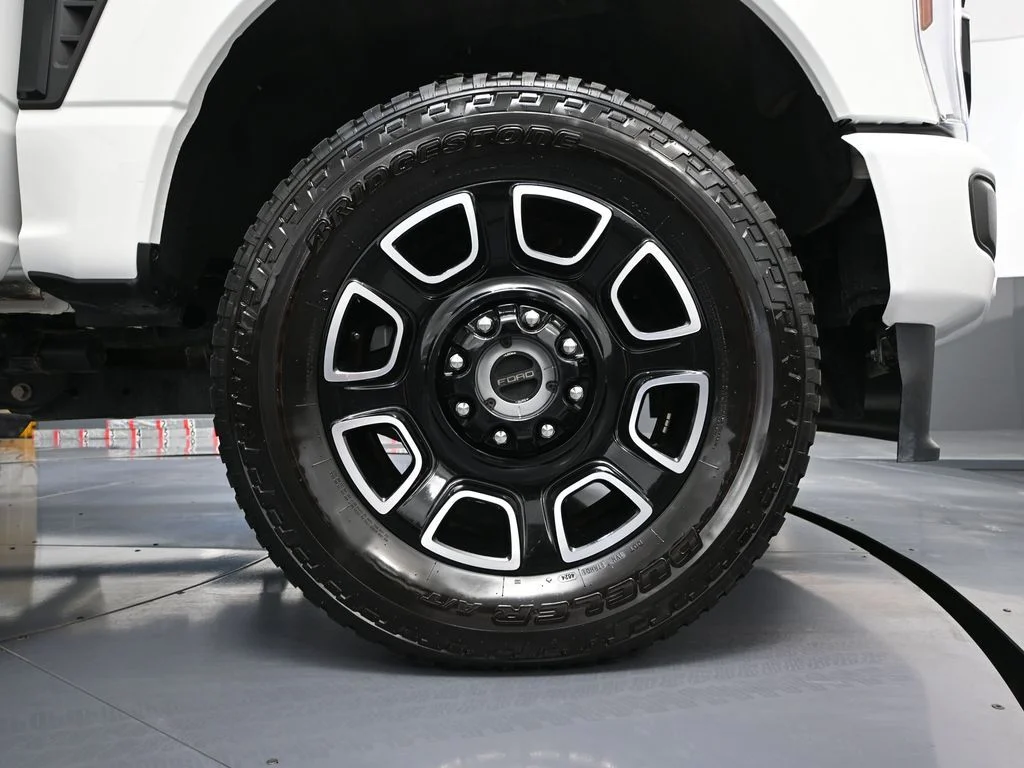 2025 Ford F-250 Super Duty Platinum - Photo 12