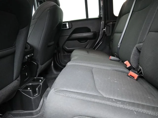 Used 2022 Gray Jeep Unlimited Sahara image 14