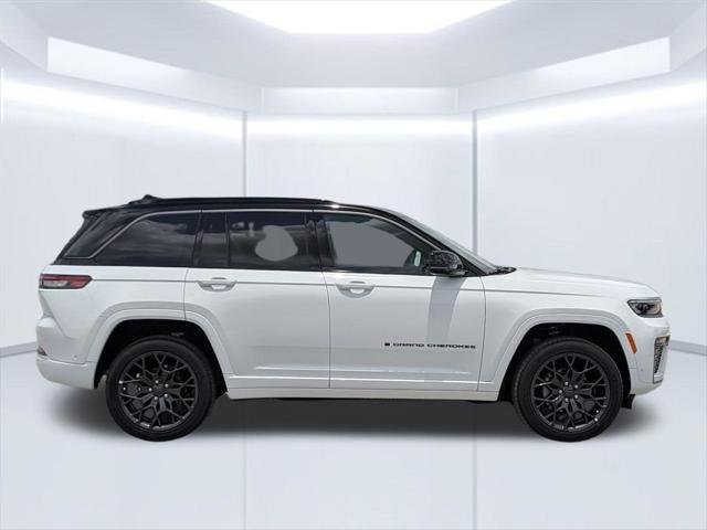 New 2026 Bright White Clear-Coat Exterior Paint Jeep Summit image 8