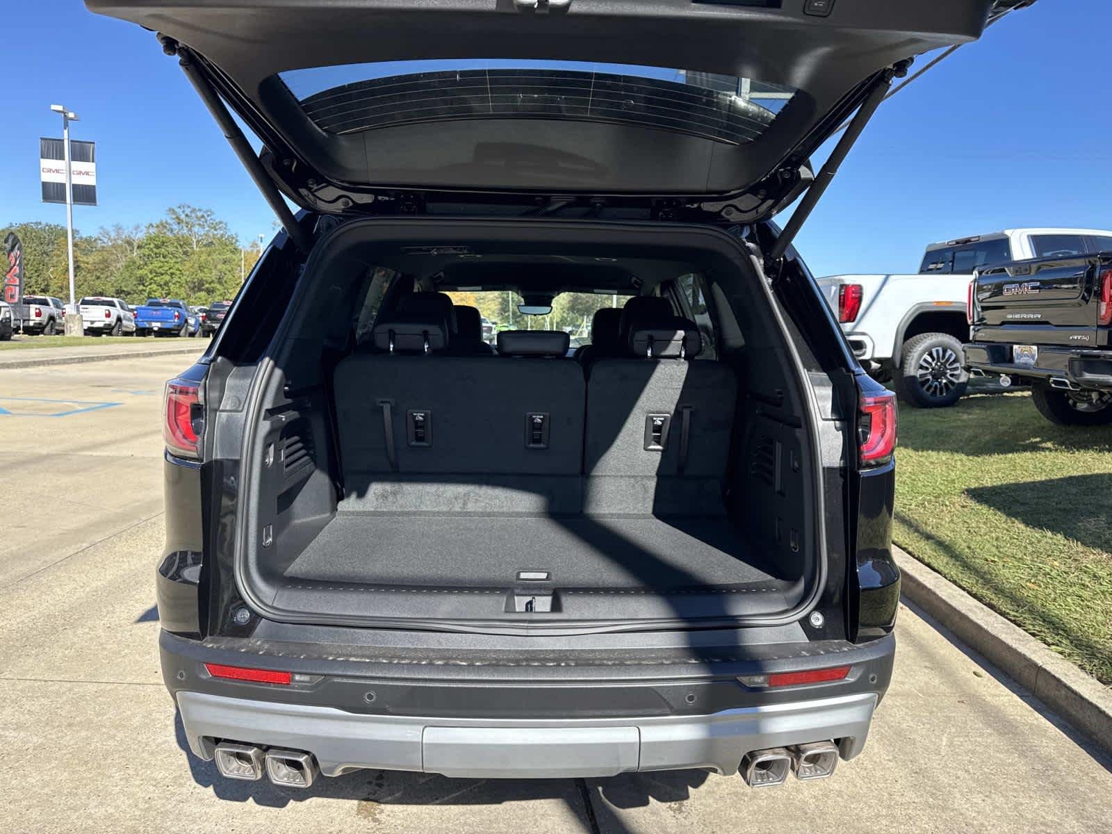 2026 GMC Acadia Elevation - Photo 7