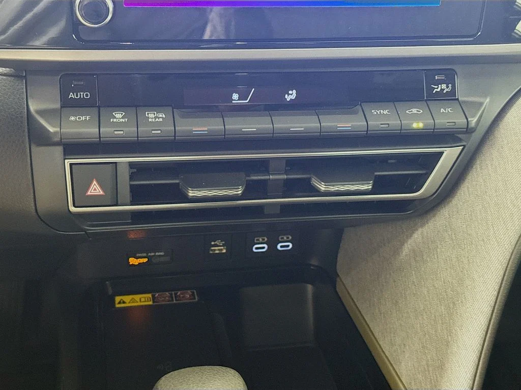 2026 Toyota Camry LE - Photo 15
