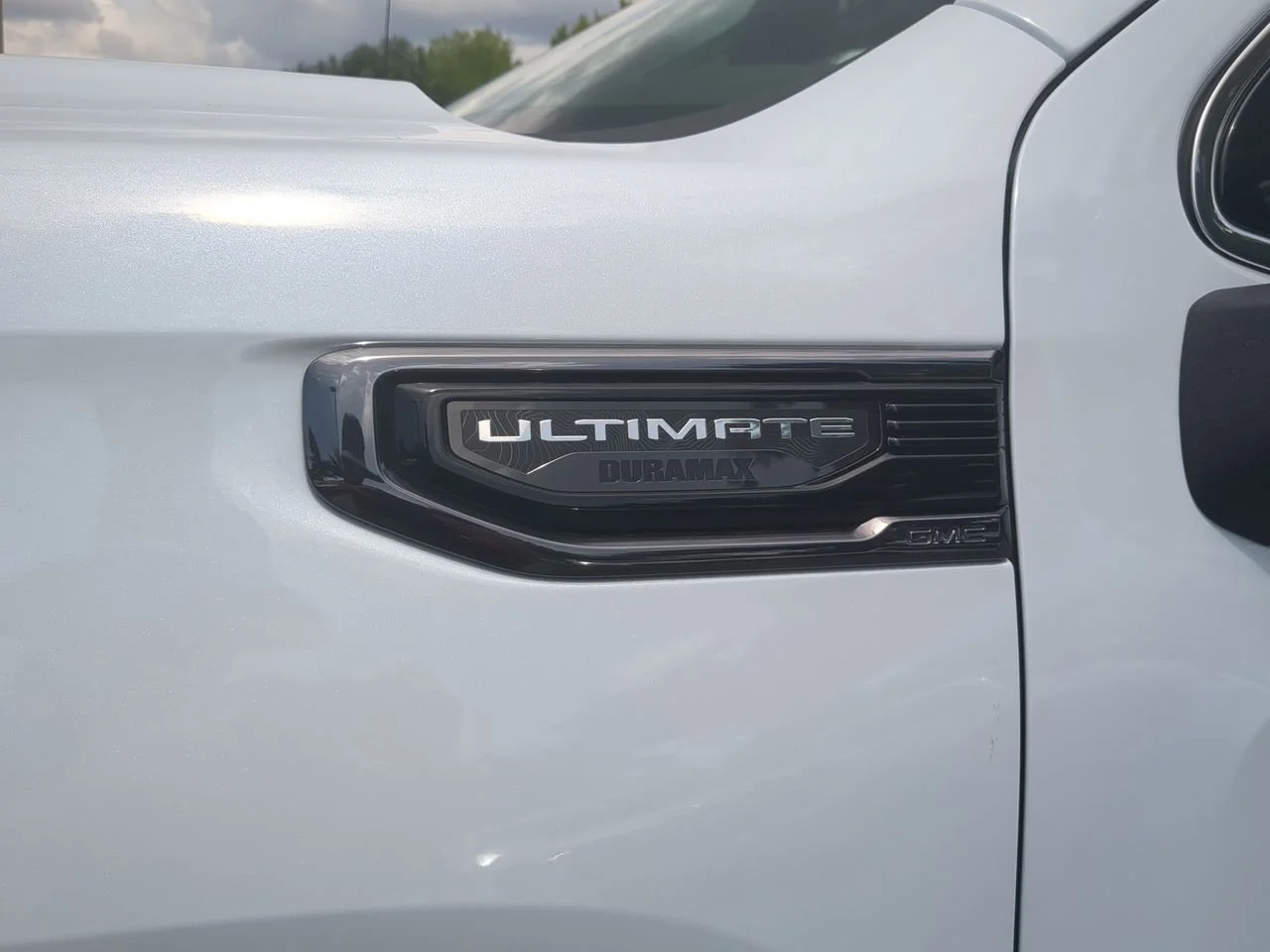 New 2026 Glacier White Tricoat GMC Denali Ultimate image 33