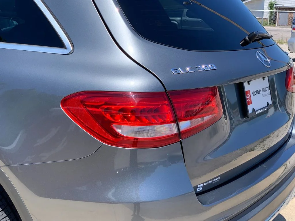 Used 2017 Gray Mercedes-Benz GLC 300 image 35