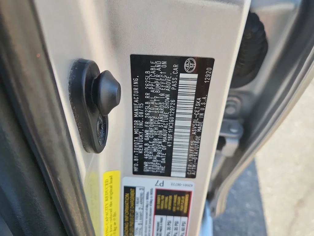 Used 2016 Silver Toyota SE image 16