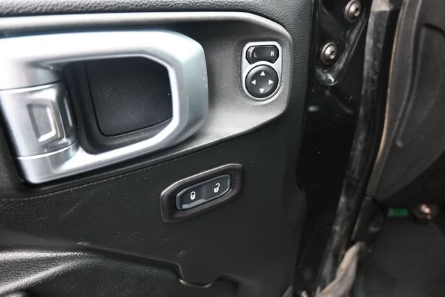 Used 2020 Black Jeep Sport image 13