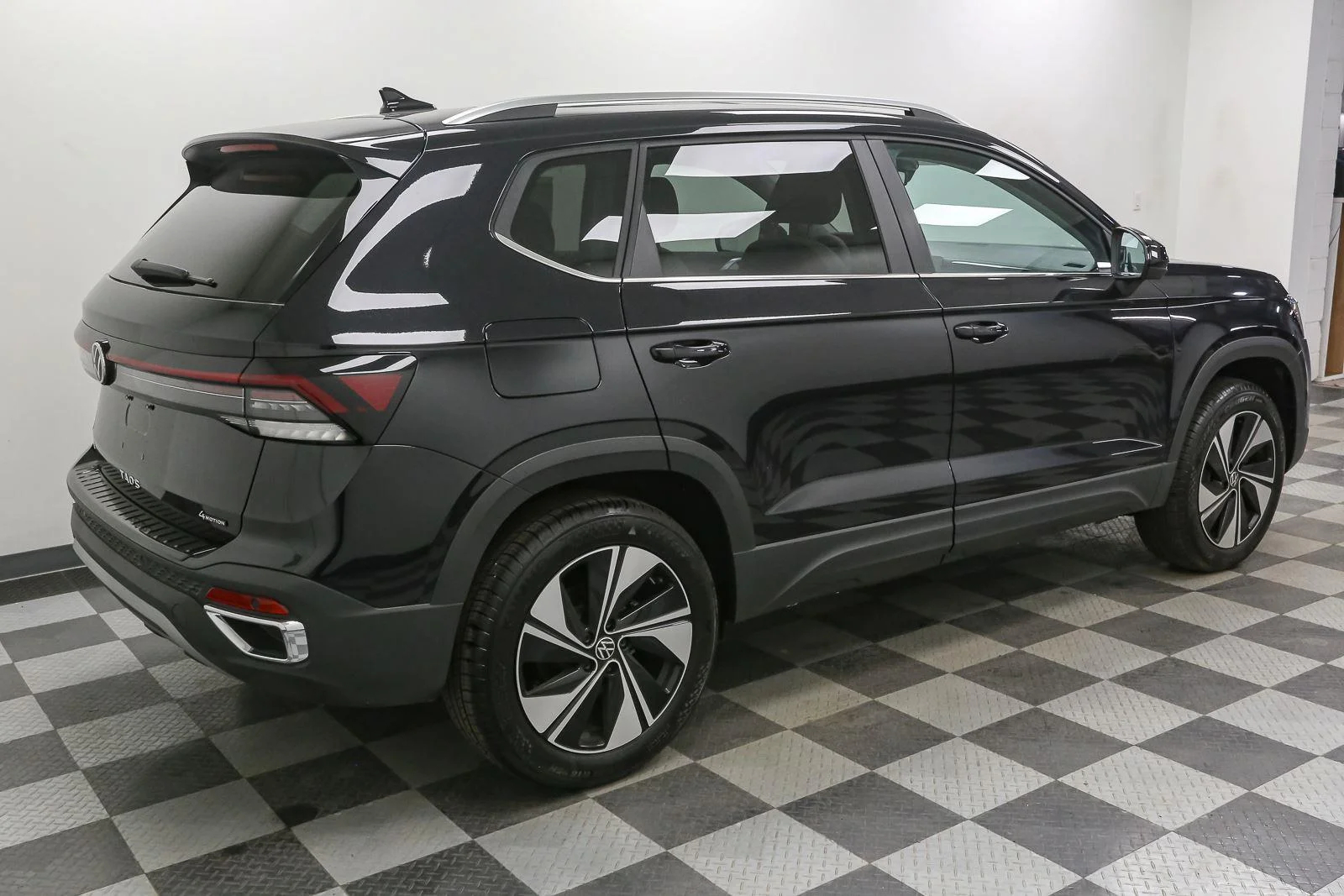 New 2026 Deep Black Pearl Volkswagen SE image 8