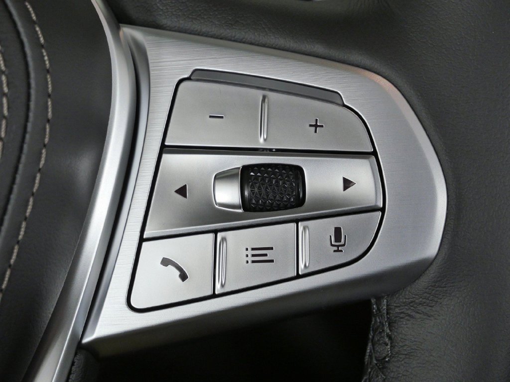 Used 2027 Red BMW xDrive40i image 44
