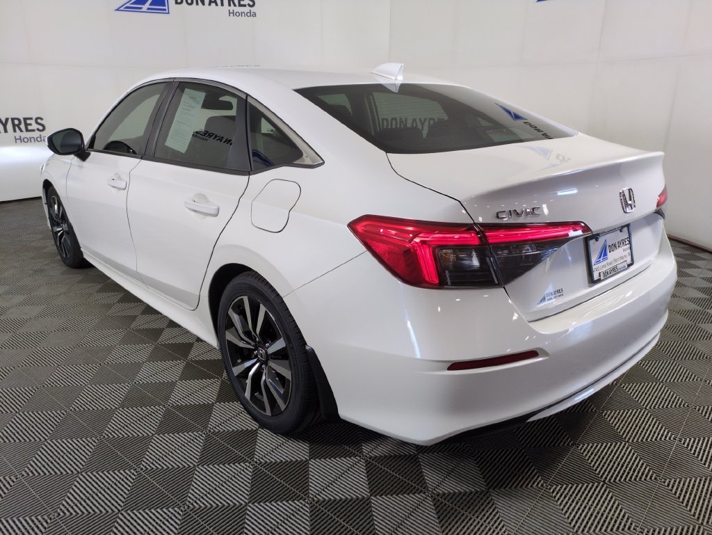 Used 2024 Platinum White Pearl Honda EX image 3