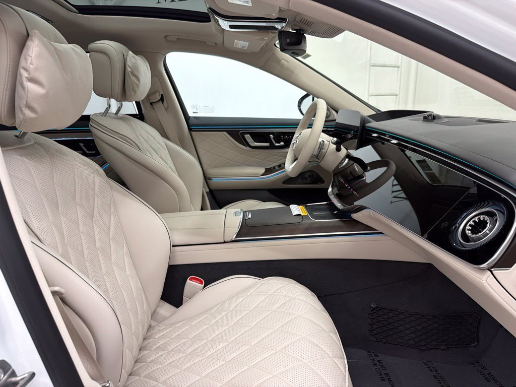 New 2027 MANUFAKTUR Moonlight White Metallic Mercedes-Benz S 580 image 104