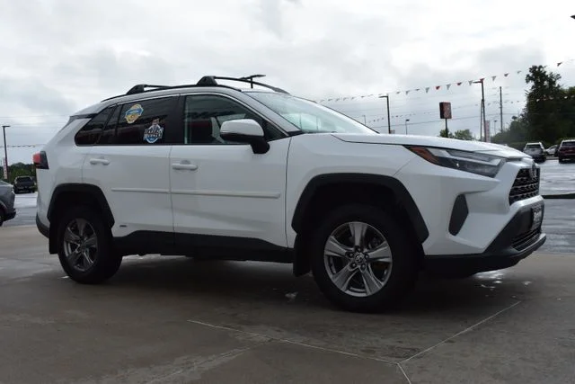 Used 2024 White Toyota XLE image 4