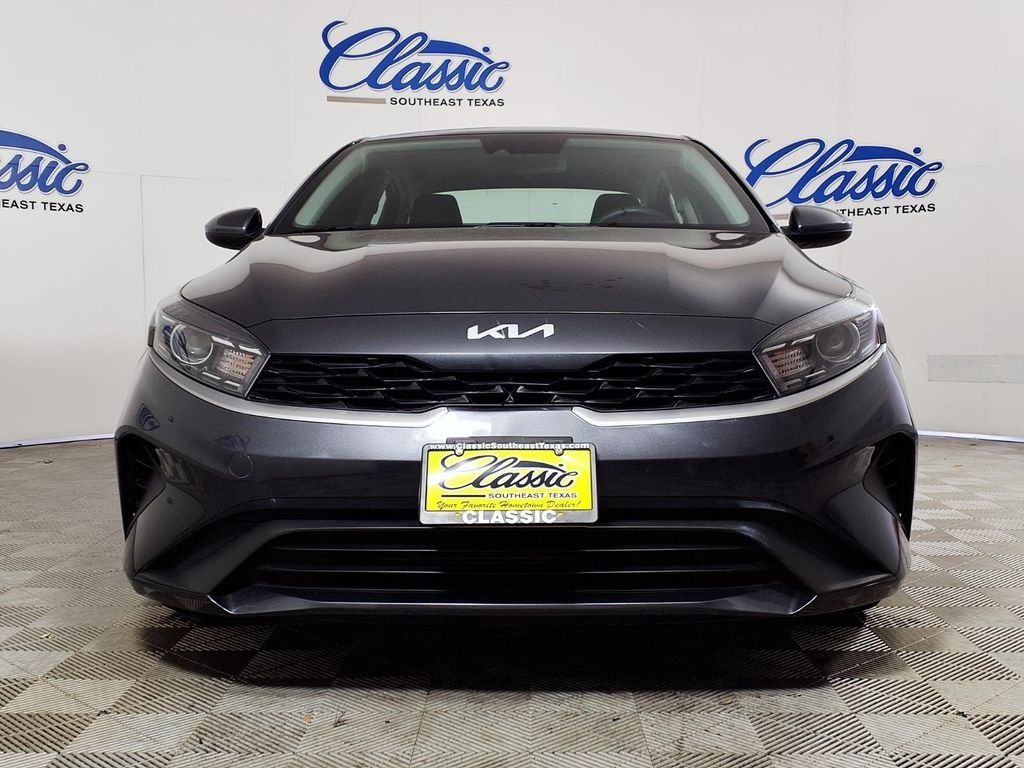 Used 2024 Gray Kia LXS image 3