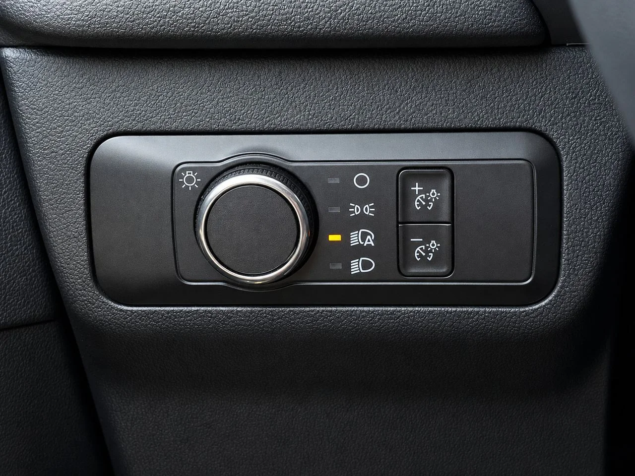 Used 2025 Space Silver Ford Active image 31