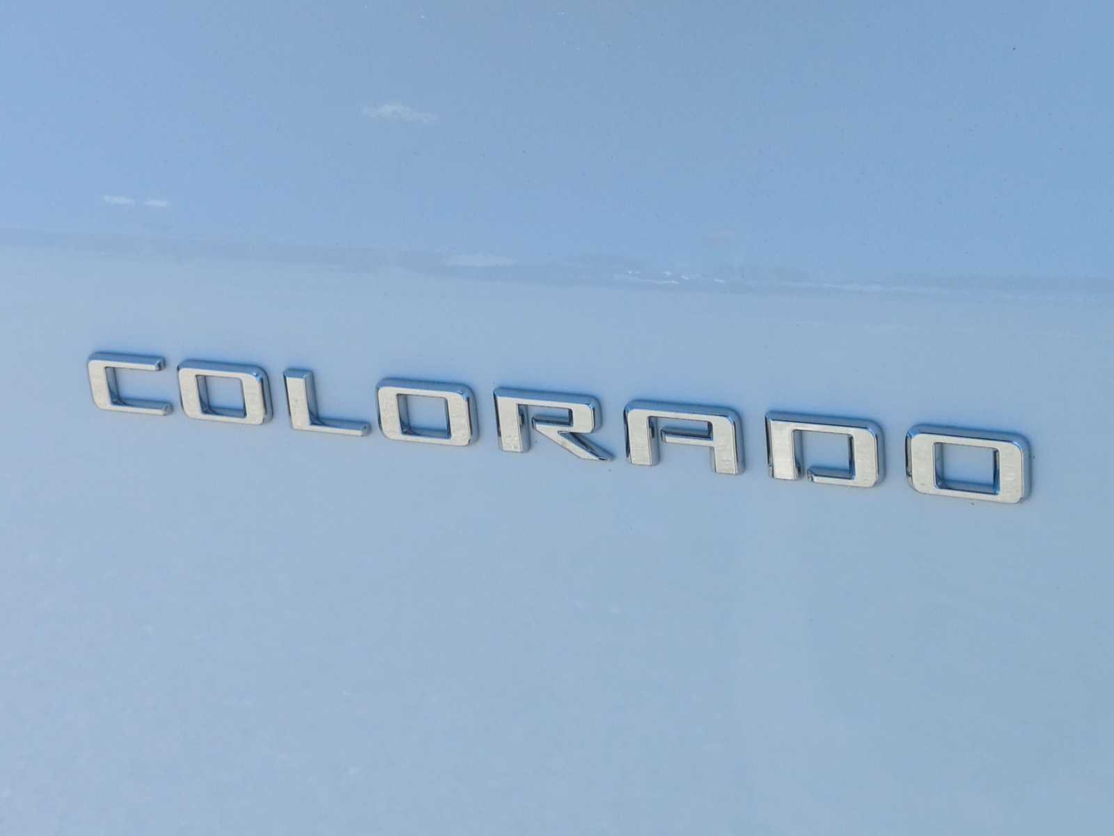 Used 2026 Summit White Chevrolet Z71 image 9